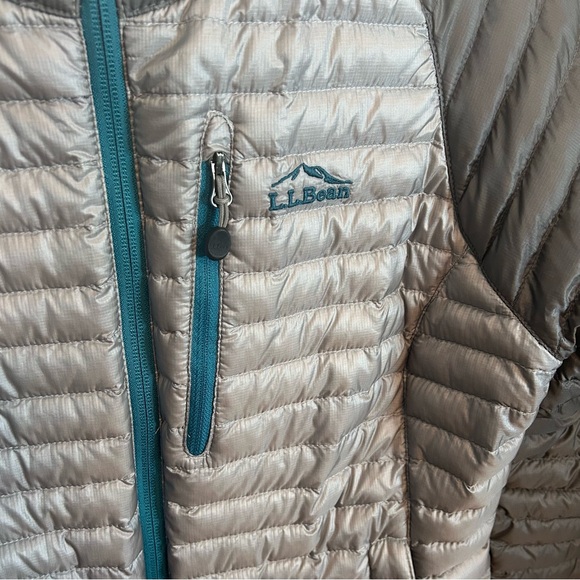 L.L. Bean Ultralight 850 Down Sweater Hooded Jacket - Sz XS - Picture 2 of 14
